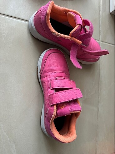 31 Beden pembe Renk Adidas kız çocuk ayakkabısı