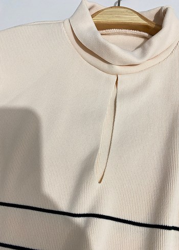 Bej Çizgili Yüksek Yakalı Kadın Kazak - Görsel 3