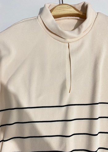 Bej Çizgili Yüksek Yakalı Kadın Kazak - Görsel 6