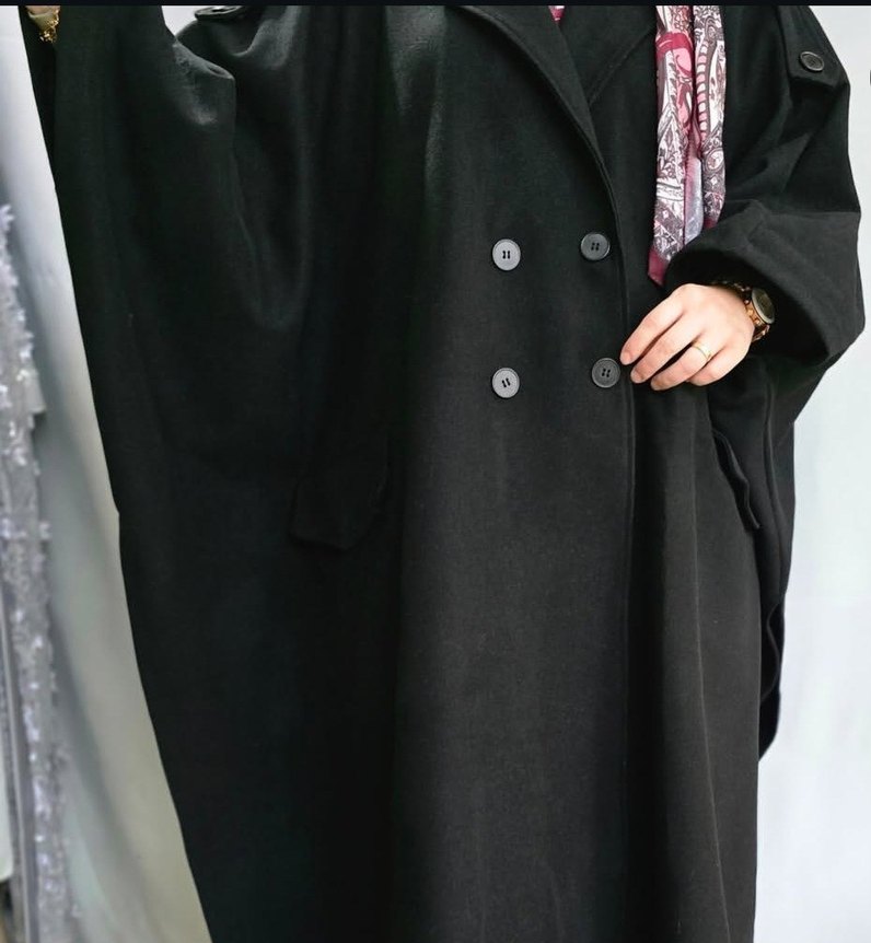 Siyah Uzun Kesim Kadın panço, kışlık üründür. Bir sefer giyildi - Görsel 4