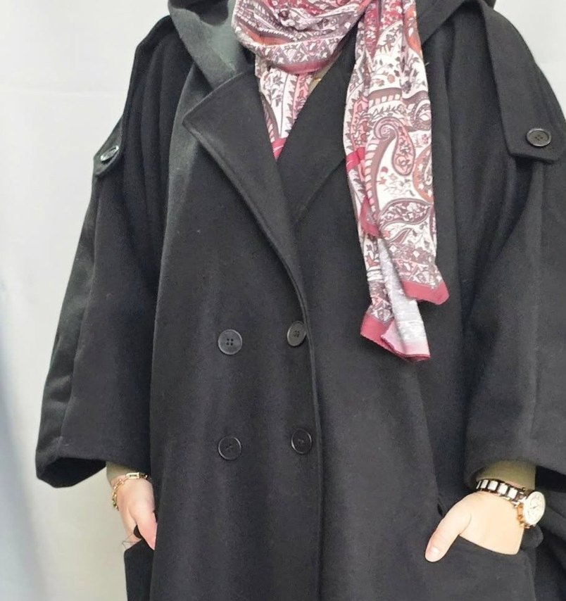 Siyah Uzun Kesim Kadın panço, kışlık üründür. Bir sefer giyildi - Görsel 5