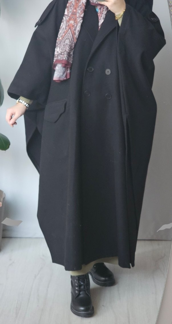 Siyah Uzun Kesim Kadın panço, kışlık üründür. Bir sefer giyildi - Görsel 2