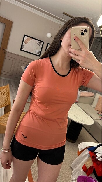 Nike Nar çiçeği üst