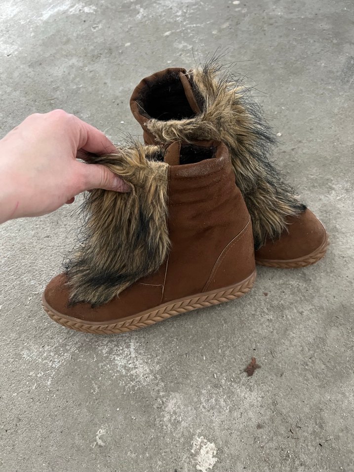 Kahverengi Süet Kürklü Dolgu Topuklu Bot - Görsel 3