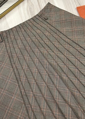 Bej Pileli Midi Etek - Görsel 8