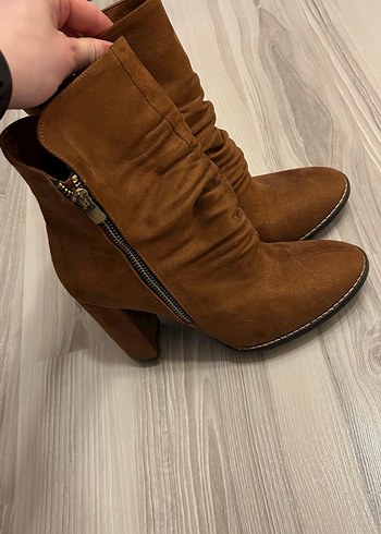 Kahverengi Süet Dolgu Topuklu Kadın Bot - Görsel 6
