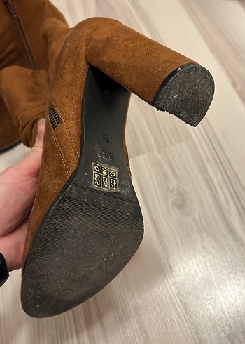 Kahverengi Süet Dolgu Topuklu Kadın Bot - Görsel 5