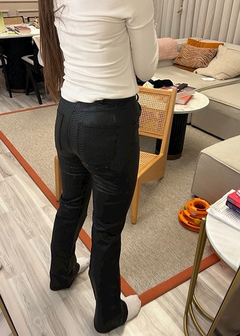 Siyah Yılan Derisi Desenli Deri Pantolon - Görsel 7