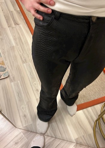 Siyah Yılan Derisi Desenli Deri Pantolon - Görsel 3