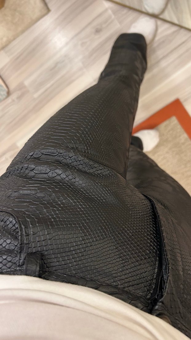 Siyah Yılan Derisi Desenli Deri Pantolon - Görsel 4