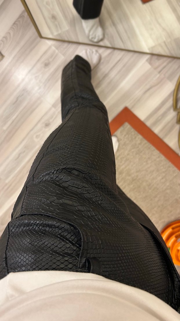 Siyah Yılan Derisi Desenli Deri Pantolon - Görsel 5