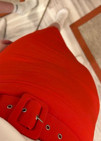 Kırmızı Beli Kemerli Kalem Etek - Görsel 7