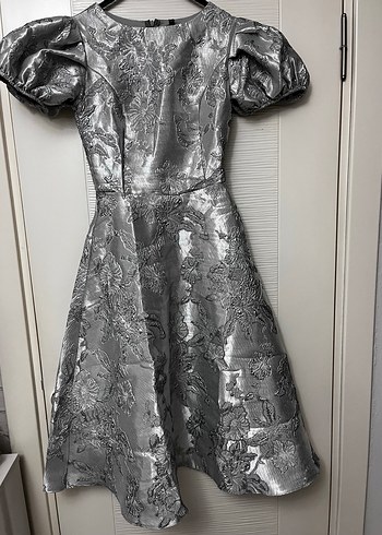 Gri Nakışlı Kısa Abiye Elbise - Görsel 5