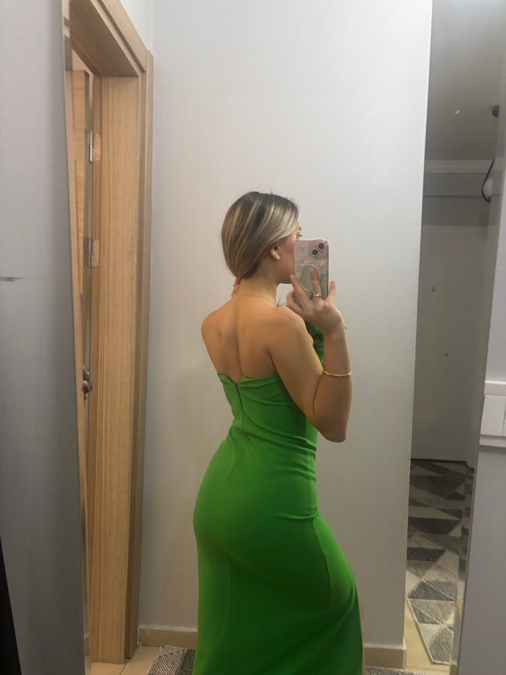 Yeşil Drapeli Uzun Straplez Elbise - Görsel 4