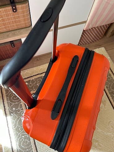 Diğer Turuncu valiz bavul