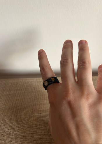 Siyah Boncuklu Minimalist Yüzük - Görsel 5