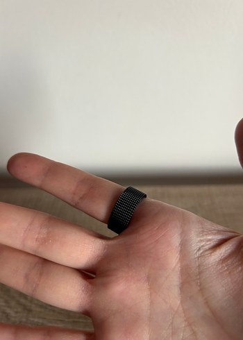 Siyah Boncuklu Minimalist Yüzük - Görsel 6