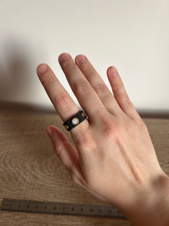 Siyah Boncuklu Minimalist Yüzük - Görsel 2