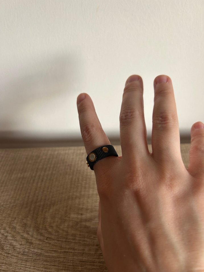 Siyah Boncuklu Minimalist Yüzük - Görsel 5
