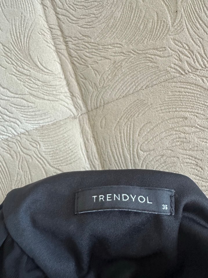 Siyah Drapeli çıtçıtlı bluz - Görsel 3