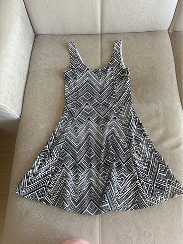H&m geometrik desenli elbise