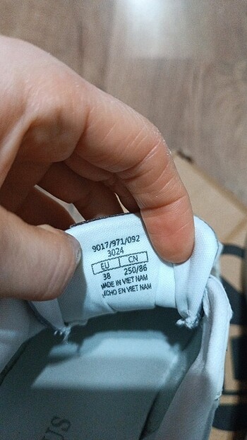 38 Beden beyaz Renk Stradivarius spor ayakkabi 