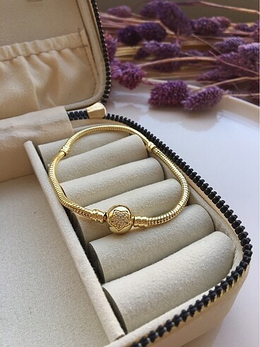 Gold Pandora