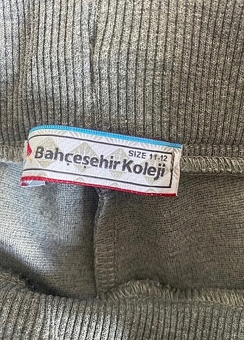 11-12 Yaş Beden Bahçeşehir Koleji Okul Şort,11-12 Yaş ,Çok iyi durumda