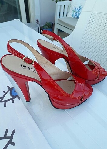37 Beden kırmızı Renk DİVARESE STILETTO AYAKKABI.(ORJINAL ÜRÜN)