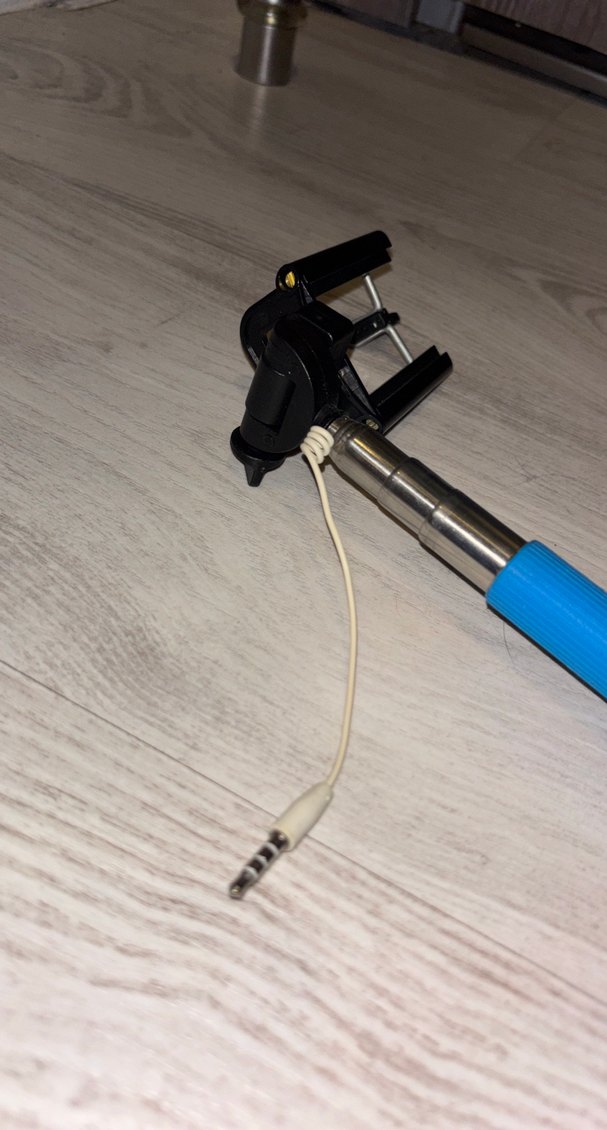 Mavi Tutacaklı Gri Selfie Çubuğu - Görsel 2