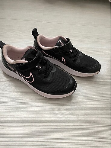 34 numara Nike