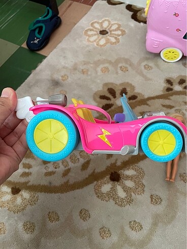 Barbie araba
