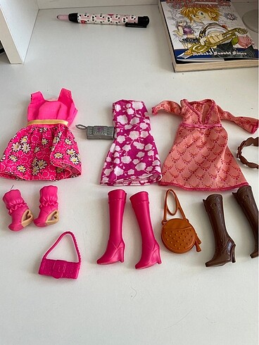 Orijinal Barbie elbise ve aksesuar