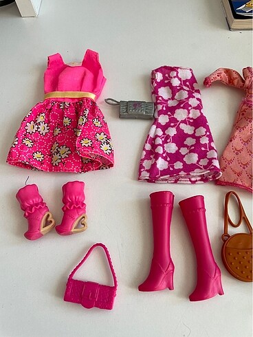  Orijinal Barbie elbise ve aksesuar