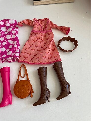  Beden Orijinal Barbie elbise ve aksesuar
