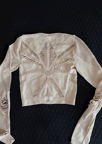 Alo Yoga Bej Dantel Detaylı Uzun Kollu Crop Top - Görsel 3