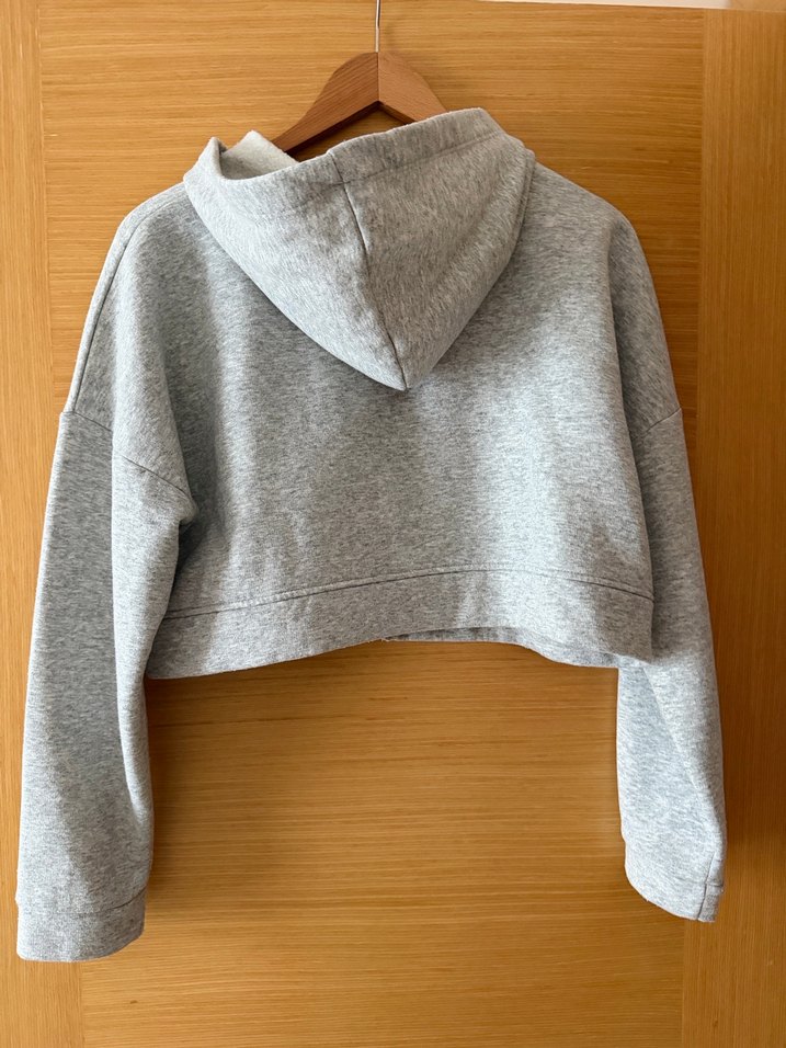 Gri Kapüşonlu Fermuarlı Crop Sweatshirt - Görsel 2
