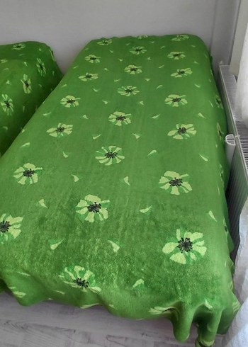 Çiçek Desenli Yeşil Yatak Örtüsü - Görsel 4