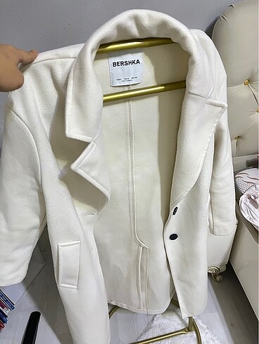 BERSHKA s