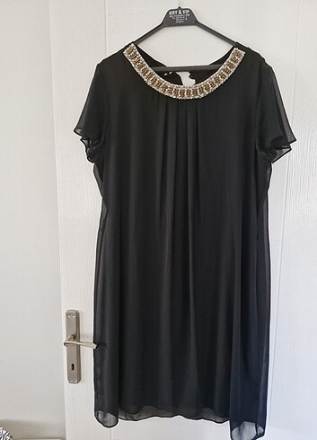 Kısa gece elbisesi - Görsel 5