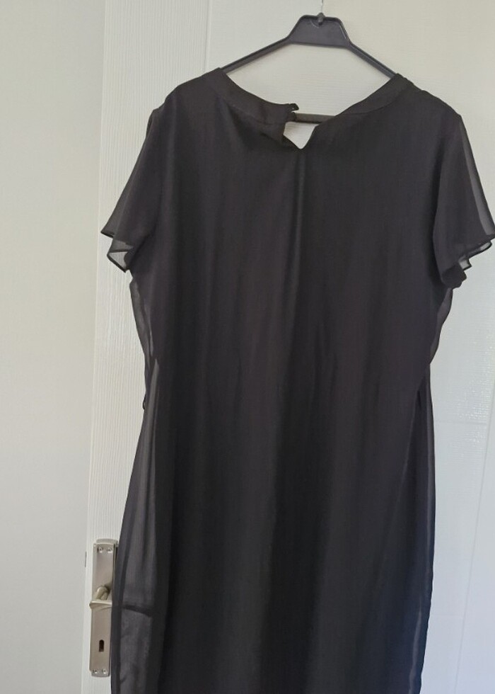 Kısa gece elbisesi - Görsel 4