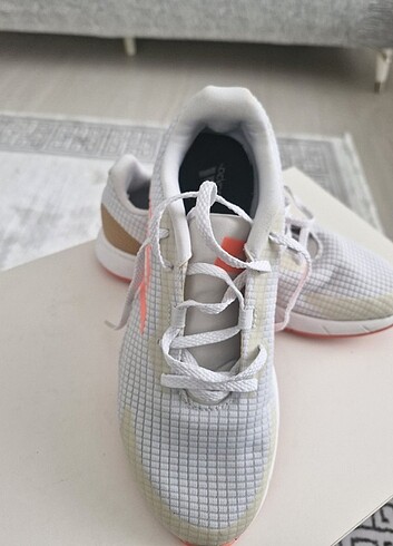 Orijinal adidas