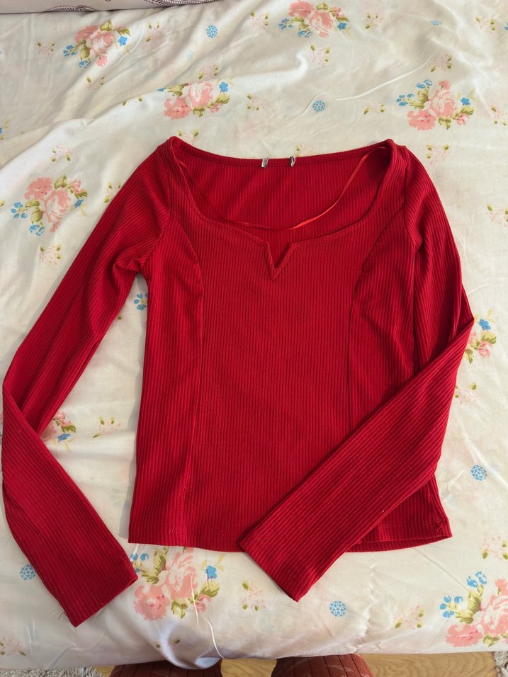 Kırmızı V Yakalı Triko kazak - Görsel 2