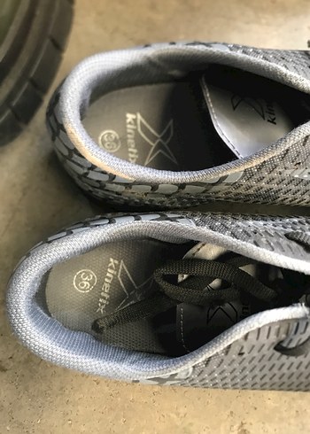 tek ebat Beden Gri Erkek Futbol Ayakkabısı Velcro Bağcıklı