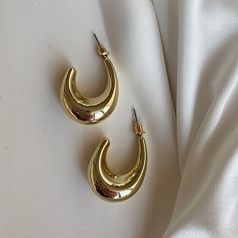 Diğer Gold Oval Bombeli Küpe | Altın Kaplama