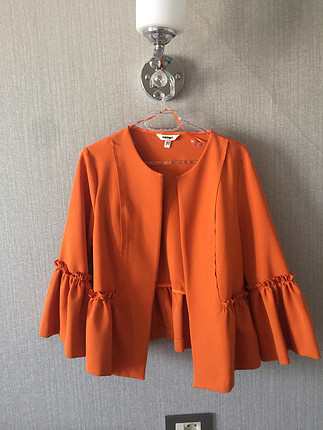 Koton turuncu fırfırlı ceket 