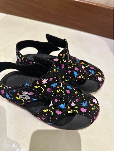 32 Beden Skechers sandalet