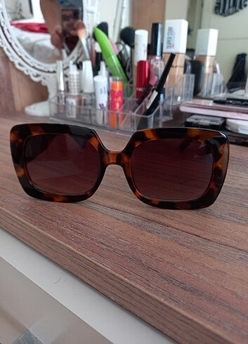 Mango güneş gözlüğü