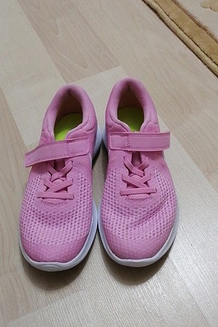 35 Beden nike 35 numara pembe orijinal çocuk ayakkabısı