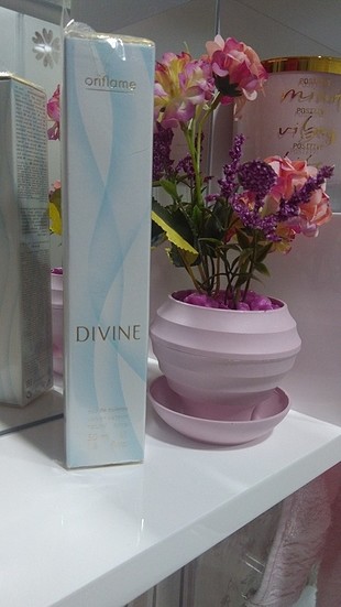 Oriflame Divine Bayan Parfümü Edt Bayan Parfüm 50Ml
